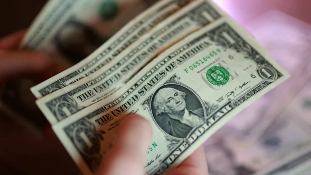 El dólar volvió a subir y anotó un nuevo máximo nominal