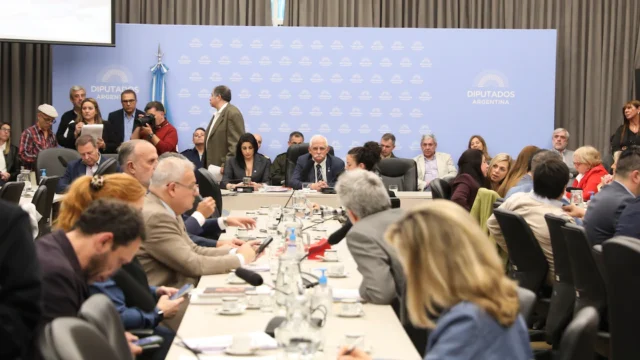 Tras ceder cambios, el Gobierno dictaminó el proyecto Malvinas y la sesión sería el 12 de noviembre