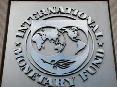 El staff del FMI aprobó la tercera revisión del acuerdo con la Argentina y allanó el camino para un desembolso de USD 900 millones