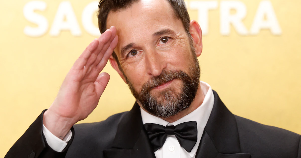 Noah Wyle, protagonista de «The Pitt», fue elegido el hombre más sexy del mundo por People