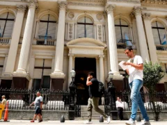 El Banco Central pone a punto una de las herramientas que usará para contener el dólar en 2027