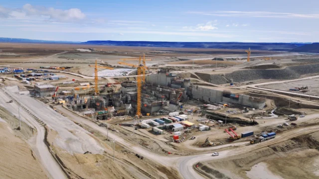 Milei contratará una empresa para controlar las obras de las represas de Santa Cruz