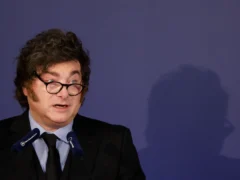 Milei y el costo de no aflojar: los límites de sus aliados y el malestar de la Iglesia antes de la llegada del Papa