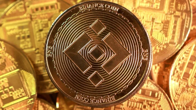 El mercado de criptomonedas cayó tras el informe de Binance sobre el hackeo a la plataforma: el bitcoin y BNB se deprecian