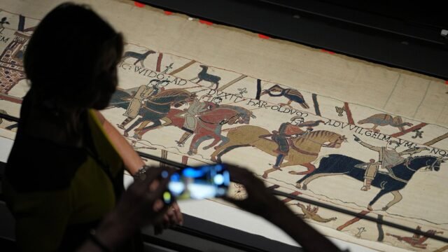 El Tapiz de Bayeux suma una nueva polémica: reembolsan entradas por el cierre del Museo Británico para una gala con la Princesa Ana