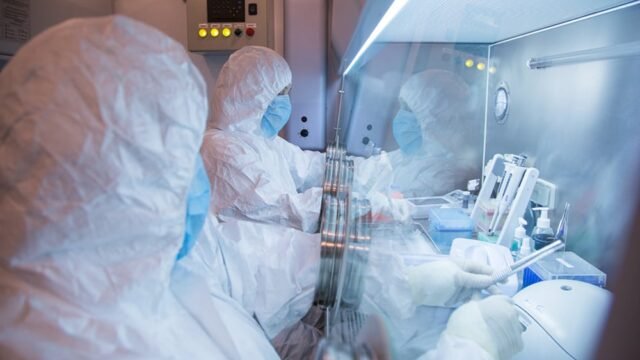 Cómo están respondiendo Rusia y el mundo a un posible caso de peste neumónica tras la muerte de un trabajador de laboratorio