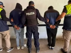Río Negro entregó a Tucumán a dos prófugos detenidos en Allen: uno cayó cuando intentaba robar un auto