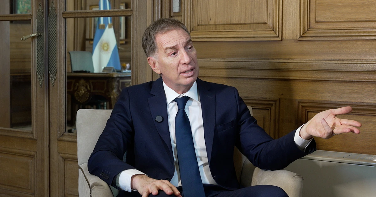 Santilli defendió la salida de Flávio Bolsonaro de Argentina: “No tenía impedimentos de Interpol”