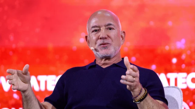 Qué aprendió Jeff Bezos trabajando como cocinero de comida rápida antes de fundar Amazon