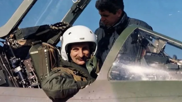 Murió Carlos Rinke, héroe de Malvinas: el piloto volvió de todos sus ataques a la flota británica