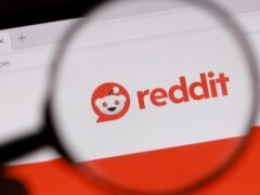 Reino Unido enviará «embajadores digitales» a Reddit para frenar los consejos erróneos de la IA sobre impuestos