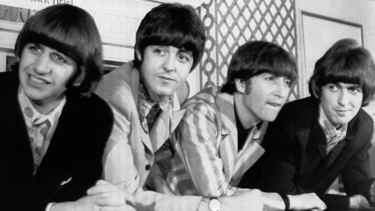 El fantasma de Abbey Road: la historia de la mujer de blanco que habría aparecido en el estudio de los Beatles