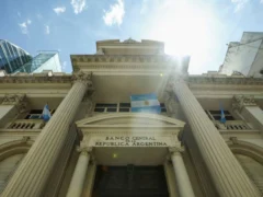 El Banco Central compró USD 1.395 millones en octubre y reforzó las reservas
