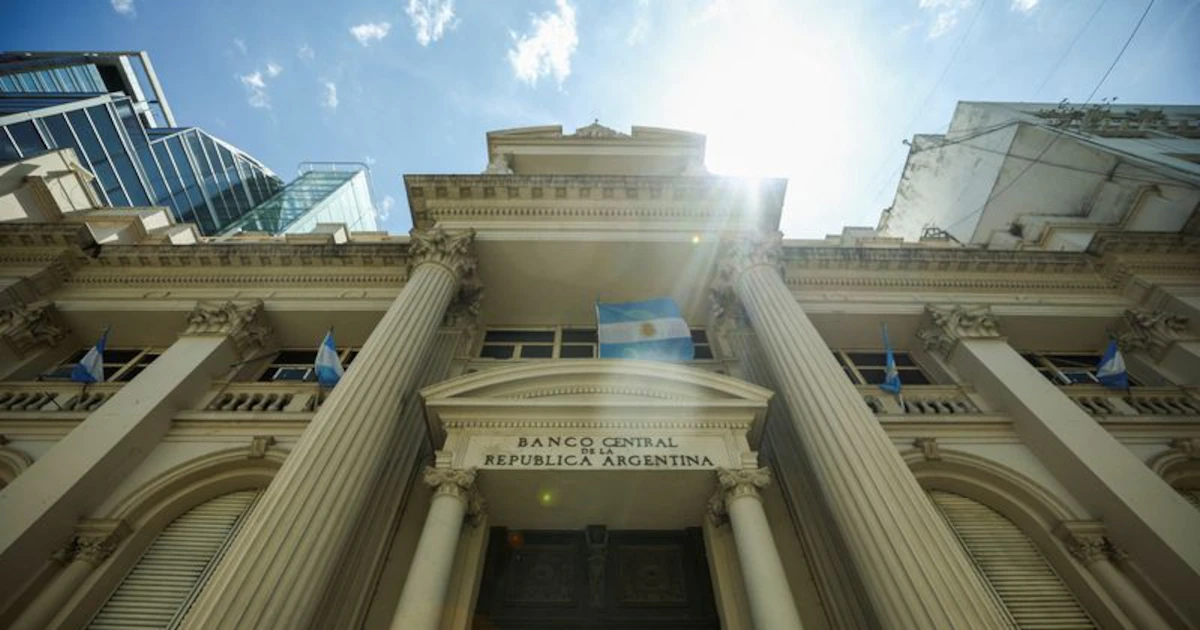 El Banco Central compró USD 1.395 millones en octubre y reforzó las reservas