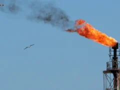 El barril de petróleo Brent superó los 116 dólares por primera vez en casi seis meses por la escalada en Medio Oriente