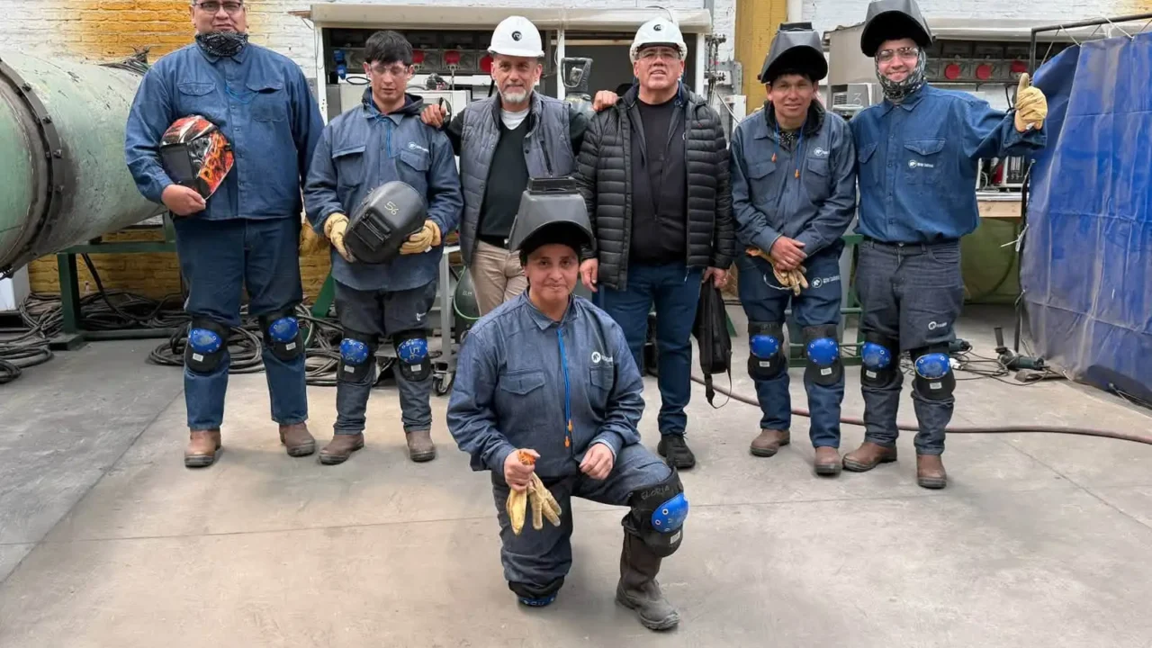 Obrera de la construcción de Viedma, primera mujer del país en soldadura robótica