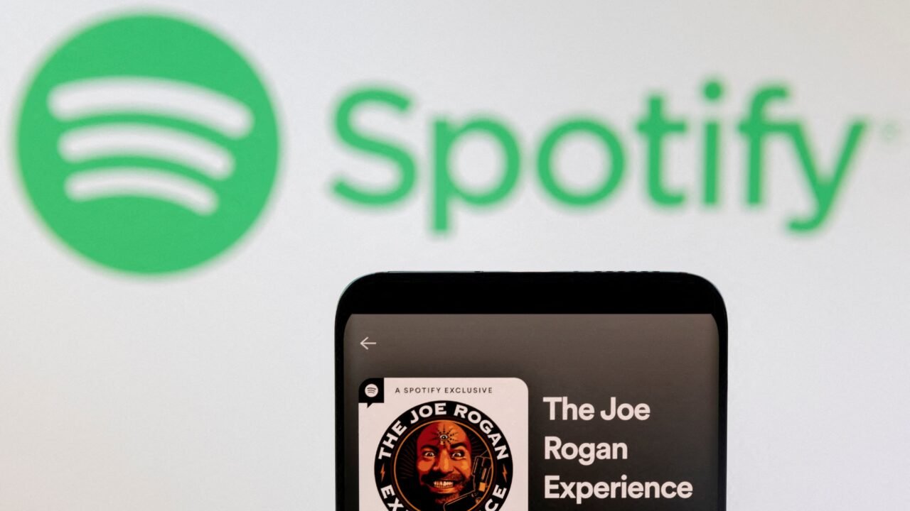 Spotify eliminó más de 50 millones de canciones spam o ‘basura’ hecha con IA
