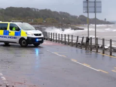 Vientos de 135 km/h, ferris suspendidos y trenes detenidos: la tormenta Boelo golpea el Reino Unido y se desplaza por Europa