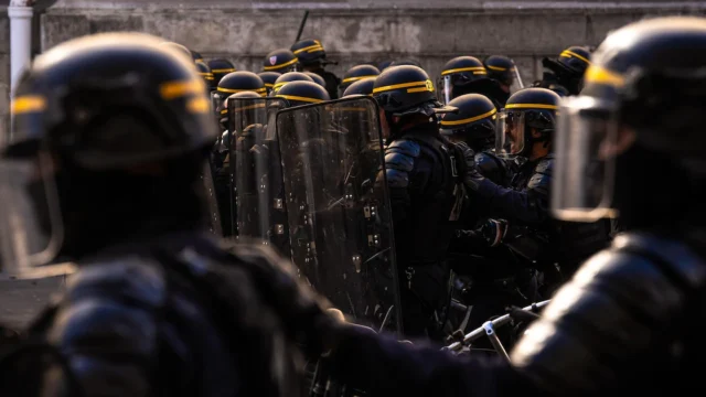Francia desplegó 70.000 agentes para contrarrestar las protestas del sábado