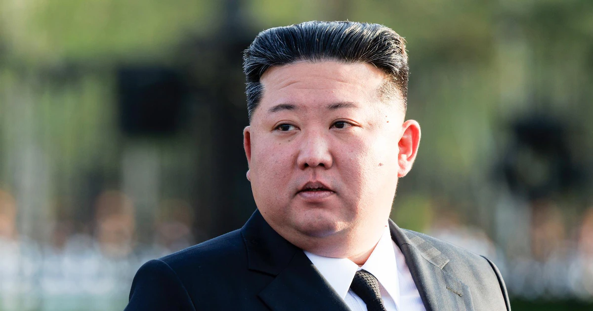 El dictador norcoreano Kim Jong-un visitó China a través de un puente recién inaugurado en Dandong