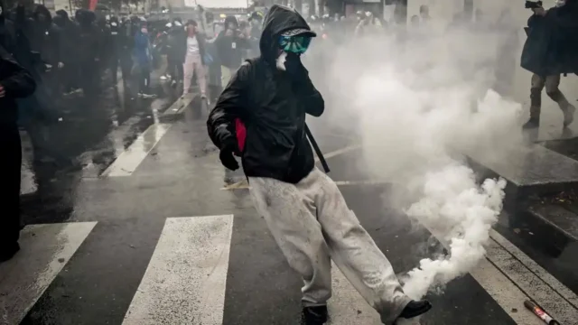 Francia desplegó 70.000 agentes ante nuevas protestas sociales y casi 1.000 detenidos