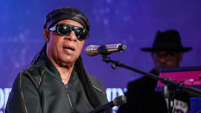 Vivió gratis durante 38 años en una casa de Stevie Wonder y ahora enfrenta una demanda de desalojo
