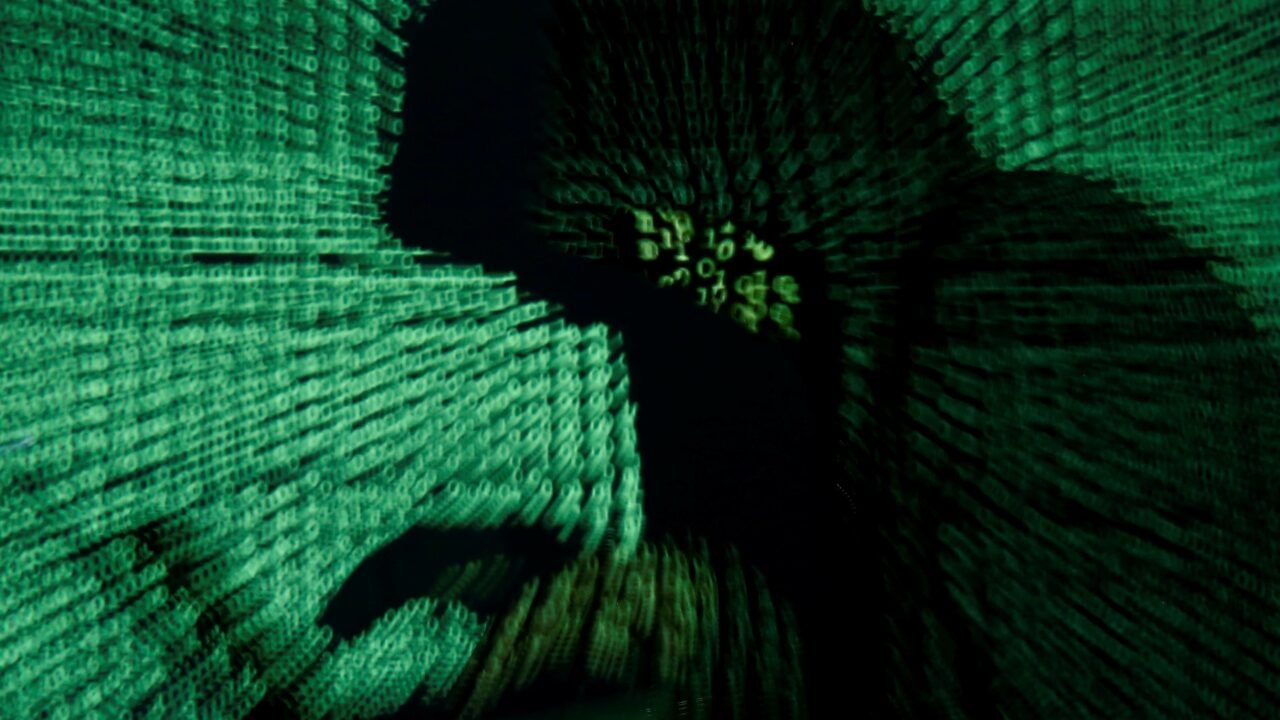Aumenta el reemplazo de programadores y desarrolladores de software por agentes de IA: escriben 30% más código
