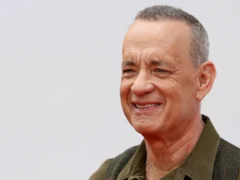 Tom Hanks vuelve a Broadway tras 14 años con una historia de viajes en el tiempo