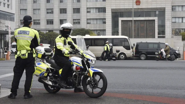 La justicia de China condenó a pena de muerte suspendida a ex alto cargo del regulador bursátil