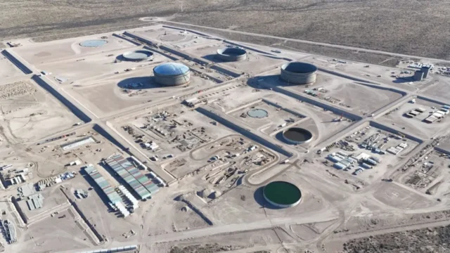 Patagonia: las obras millonarias financiadas por Vaca Muerta que avanzan en 15 localidades de Río Negro