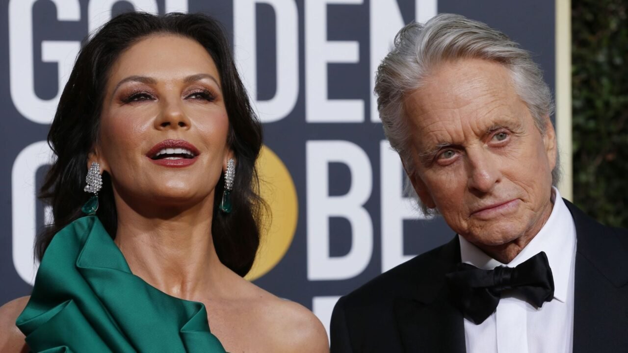 Michael Douglas recuerda la competencia con una estrella de la NBA por la atención de Catherine Zeta-Jones