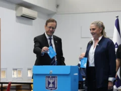 El presidente Isaac Herzog pidió a los partidos agotar las negociaciones para evitar una nueva elección en Israel