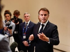 Emmanuel Macron arremetió contra los líderes mundiales que “hacen campaña a costa de Francia”