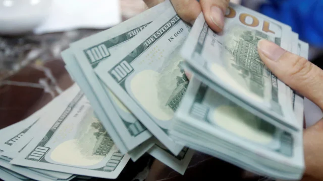 Los argentinos compraron casi USD 2.900 millones cash y el acumulado desde la salida del cepo superó los USD 50.000 millones