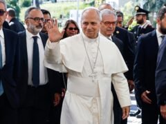 El papa León XIV salió del hospital tras ser dado de alta