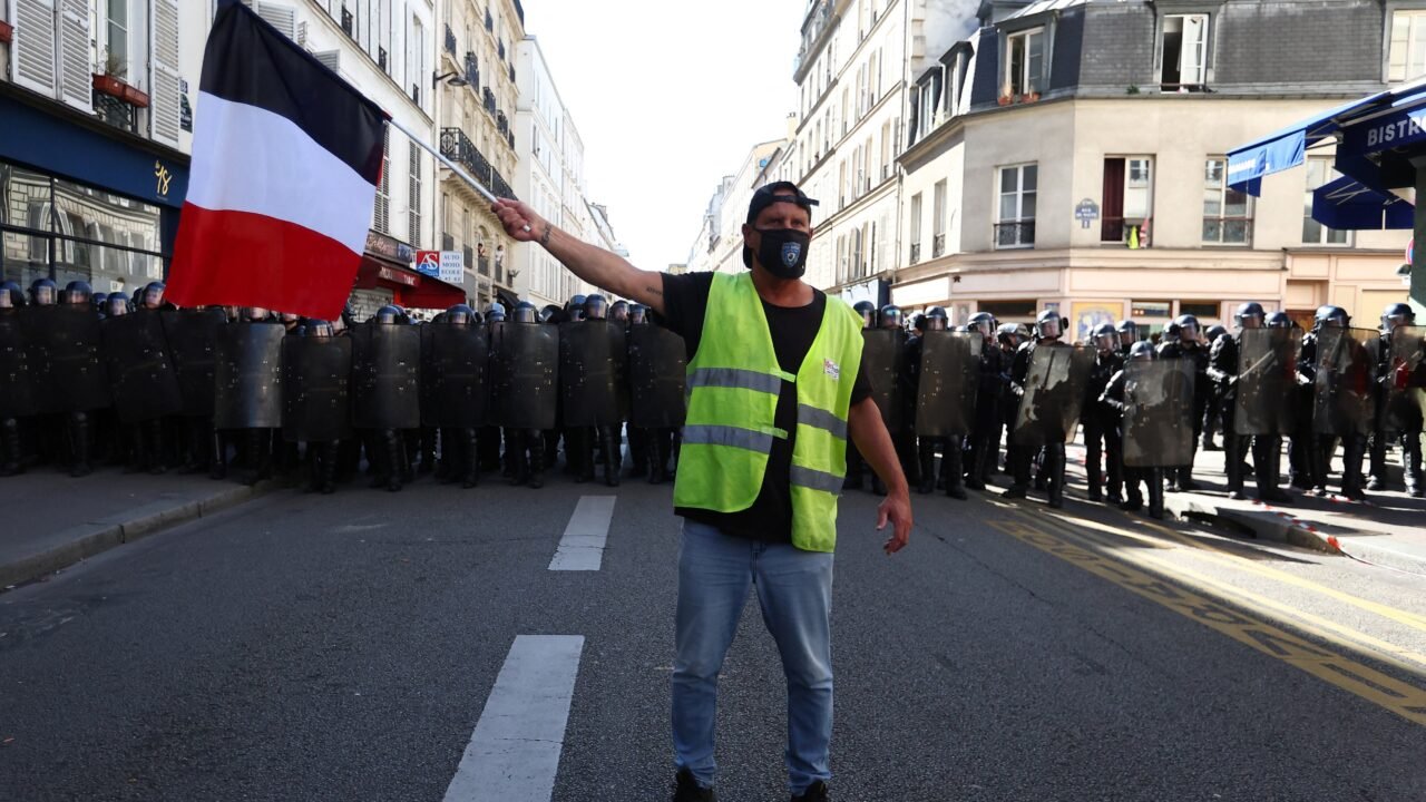 Chalecos amarillos, estudiantes y sindicatos se preparan para una jornada de protestas en Francia