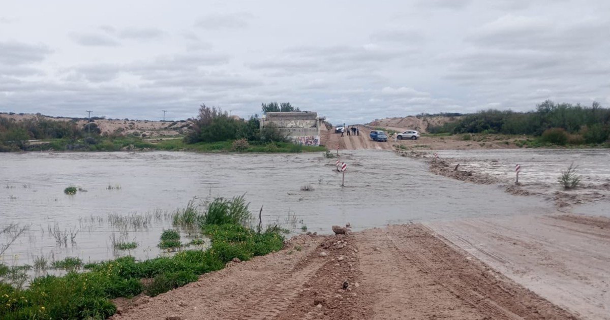 Ante los desbordes, vuelven a reclamar el puente del arroyo Nahuel Niyeu en la Ruta 23 de Río Negro