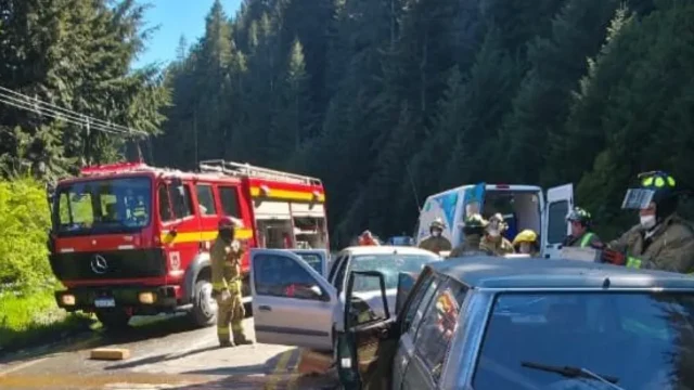 Corte total en la Ruta 40 entre Bariloche y El Bolsón por un choque frontal
