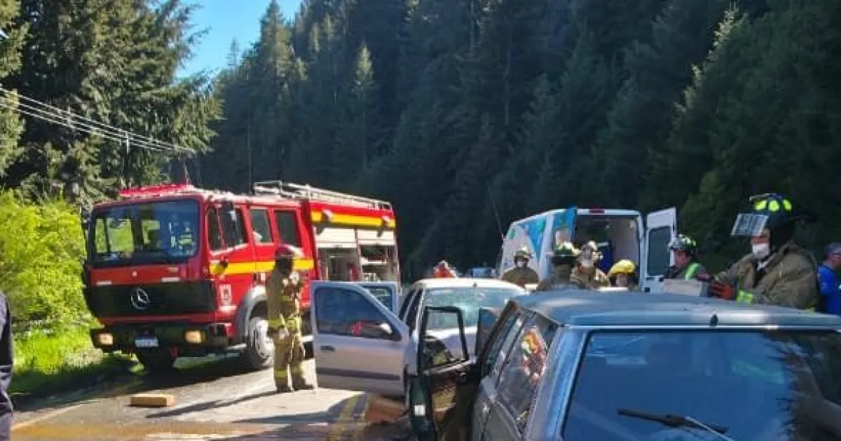 Corte total en la Ruta 40 entre Bariloche y El Bolsón por un choque frontal