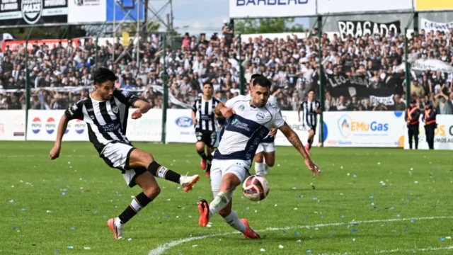 Atento Cipolletti: se confirmó la sanción de Andrés Almirón por su expulsión en la final del Federal A