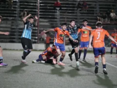 Deportivo Roca tropezó ante Pillmatún y Atlético Regina lo alcanzó en la cima del Clausura