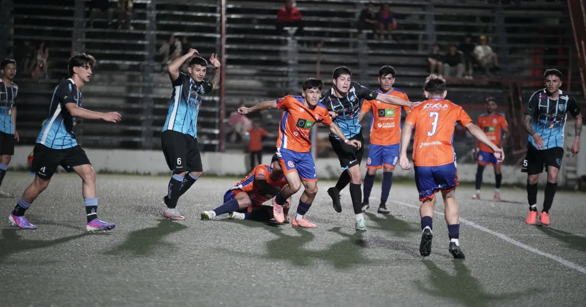Deportivo Roca tropezó ante Pillmatún y Atlético Regina lo alcanzó en la cima del Clausura