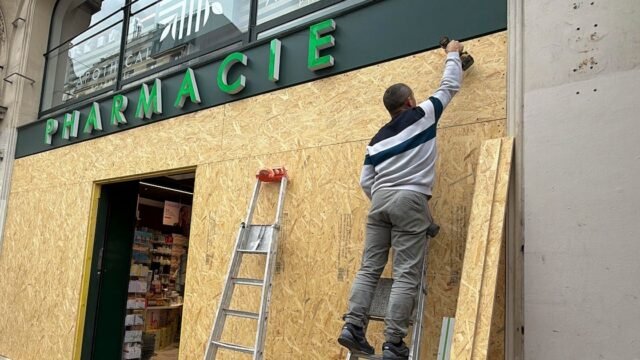 Francia se pertrecha para las marchas de este sábado: se agotó el gas pimienta y los comerciantes se blindan ante posibles saqueos