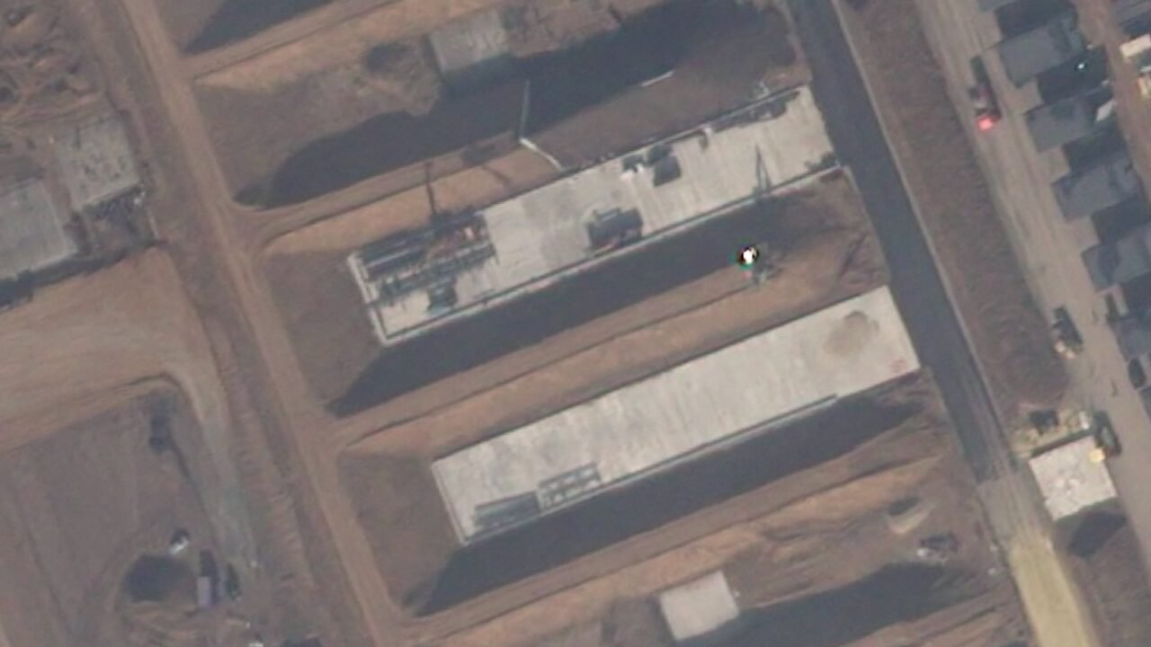 Imágenes satelitales revelaron que Rusia avanza en la construcción de una mega base para drones en Rostov