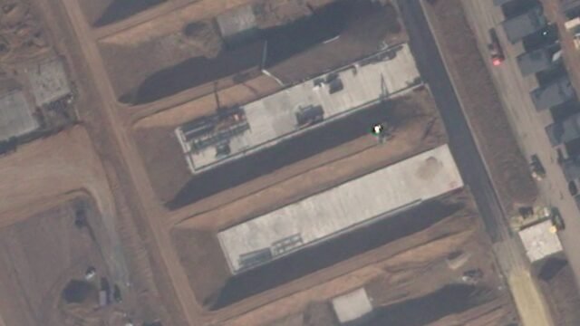 Imágenes satelitales revelaron que Rusia avanza en la construcción de una mega base para drones en Rostov