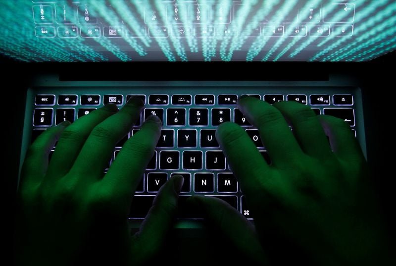 Un solo hacker usó agentes de IA para infiltrarse en más de 100 sitios web de empresas