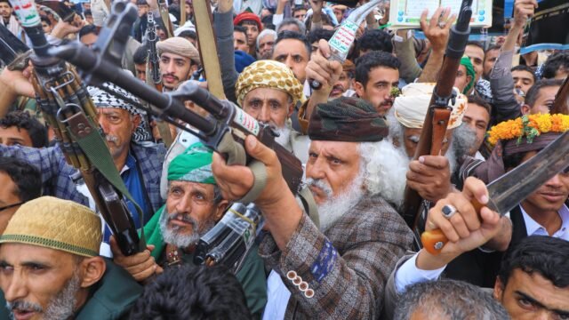 Los hutíes lanzaron un ataque contra el Palacio Presidencial de Adén, en Yemen