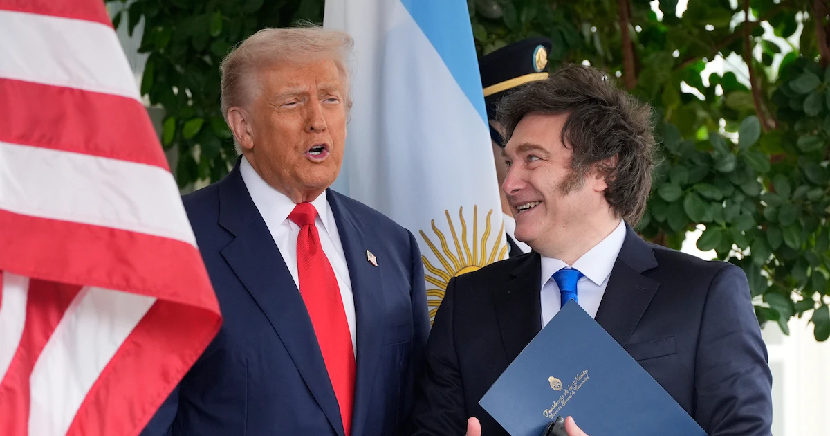 Un historiador global calificó de “masacre” la motosierra y la política económica de Javier Milei