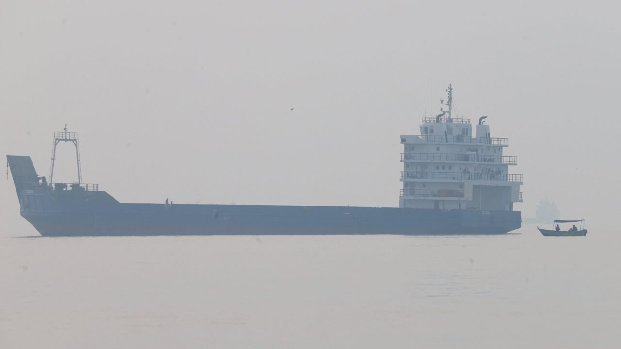 Estados Unidos sancionó a 17 buques y a las navieras que transportan petróleo y petroquímicos de Irán