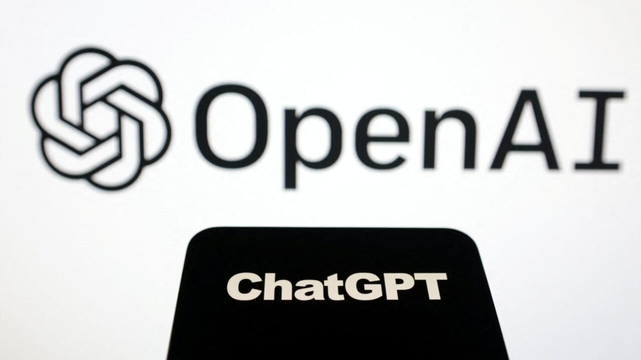 OpenAI acusa a Moonshot AI de lanzar más de 10.000 ataques para descubrir cómo razona ChatGPT